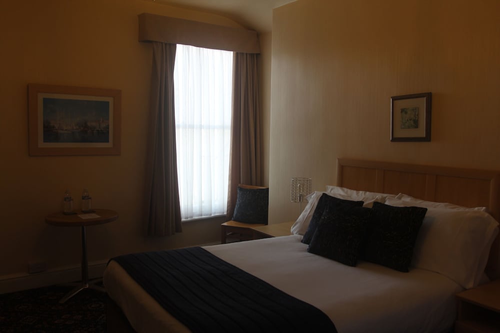 Bryn-Y-Mor Hotel