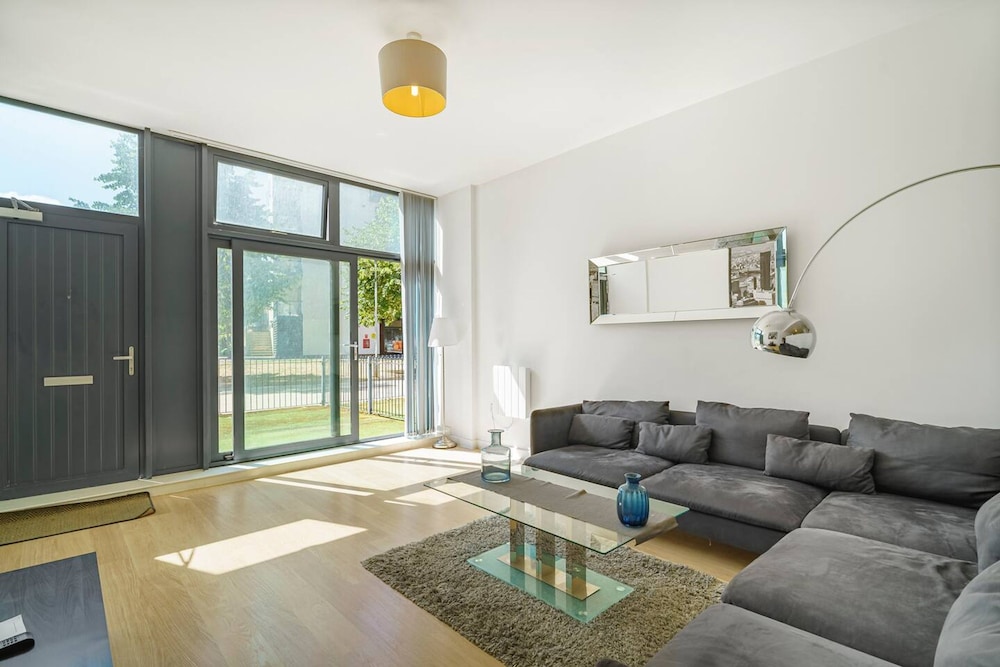 The Wimbledon Apartment