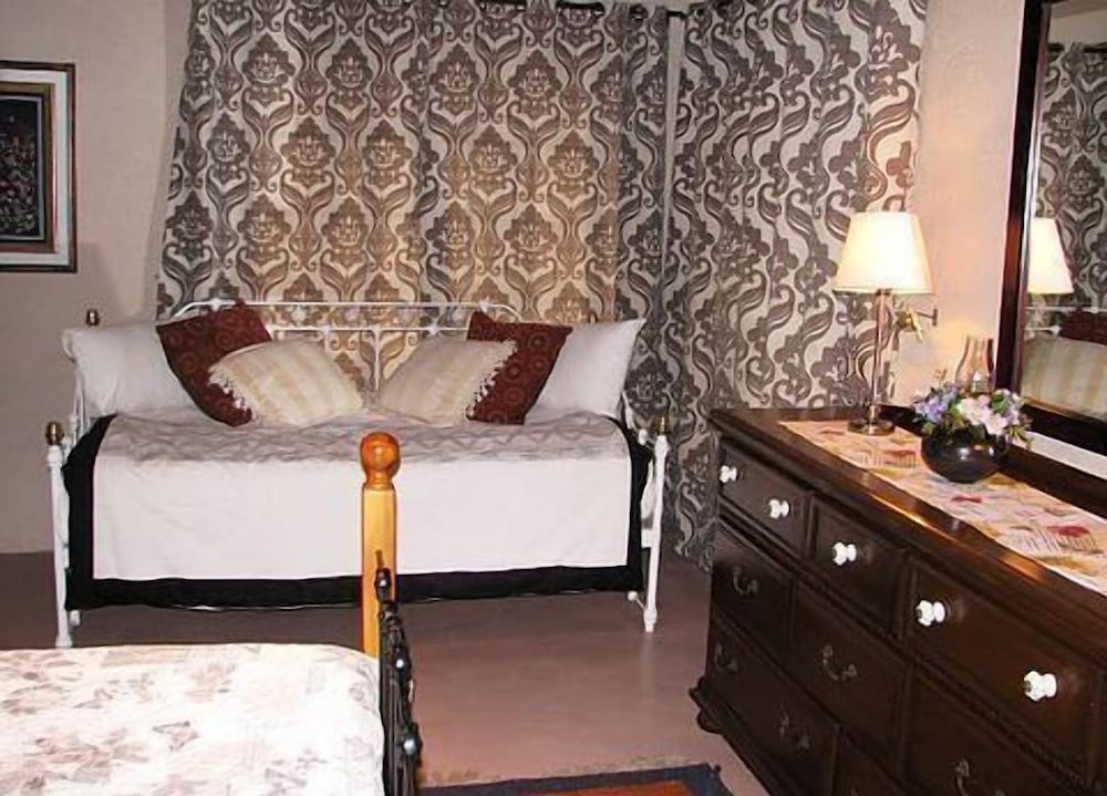 Zenzele River Lodge