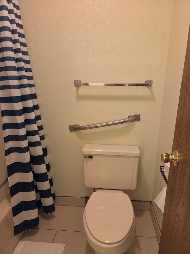 Chesaning Inn & Suites