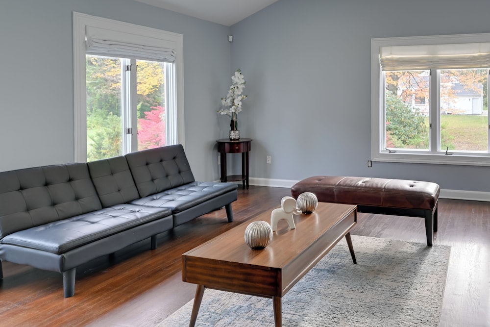 Gold Coast Getaway! Upscale Apt Near New Canaan