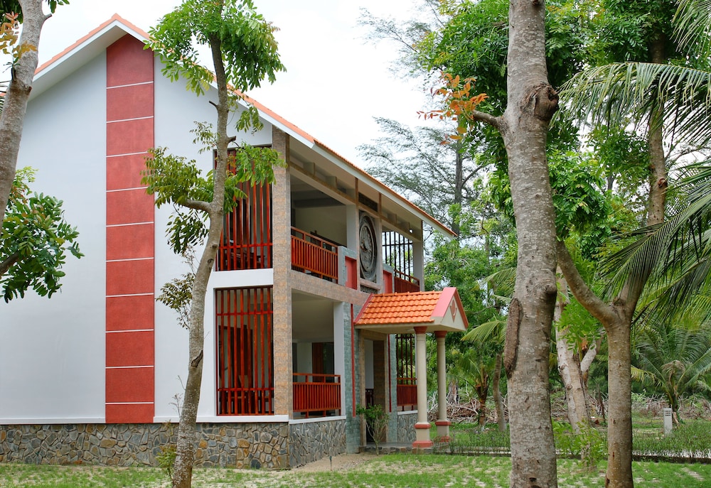 Dat Lanh Resort