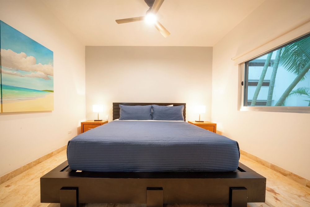 2 Br Condo Near to the Beach - CDM 113