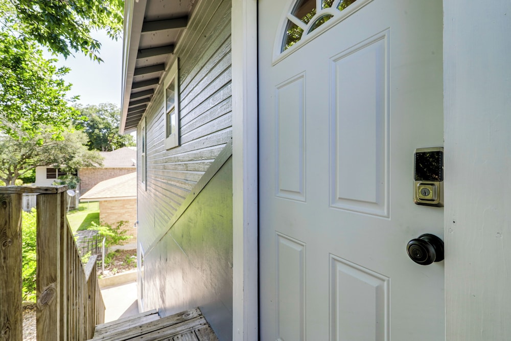 1 Mi to Downtown & Shopping: Quiet Brenham Home
