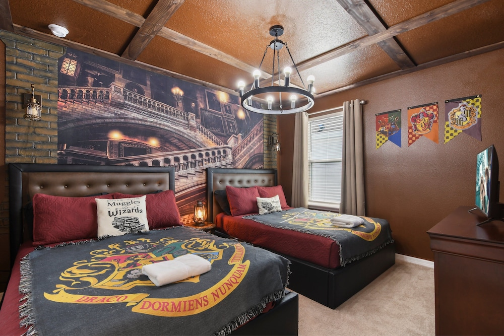 Relax in Style Pool, Resort Amenities, Near Disney