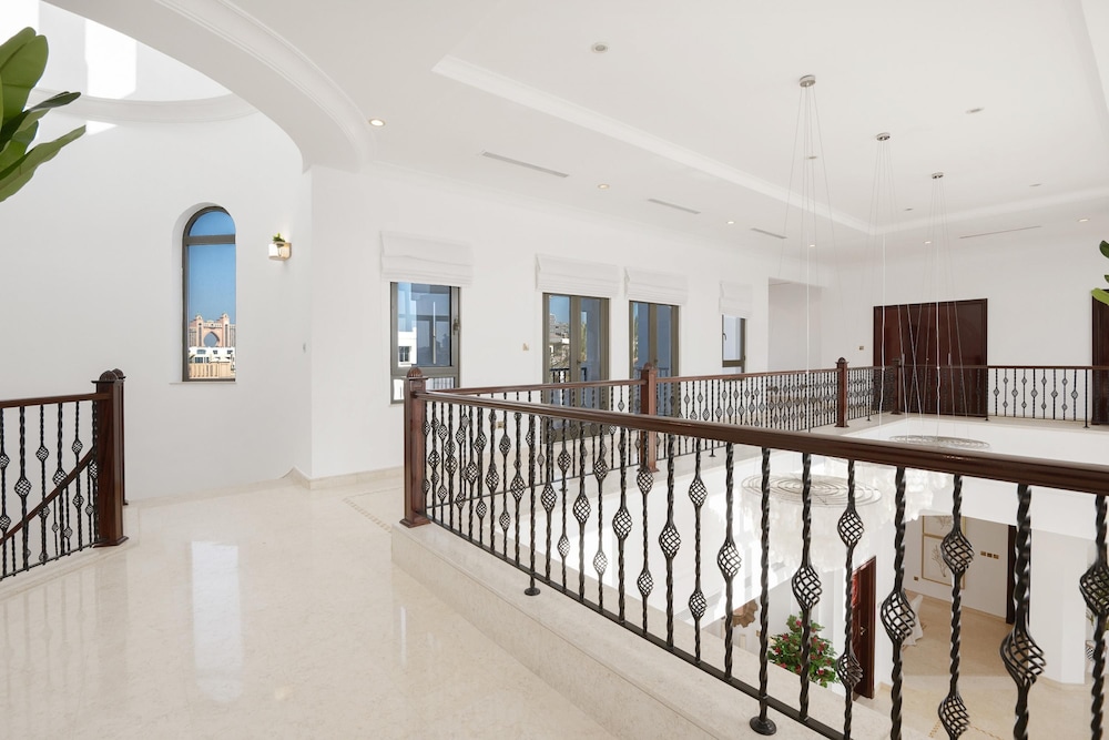 Villa on Beach w Private Pool The Palm Jumeirah