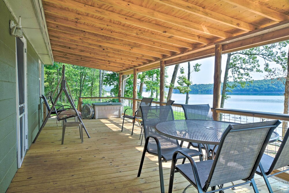 Waterfront Bull Shoals Lake Cabin w/ Deck  Views! - Property Image 7