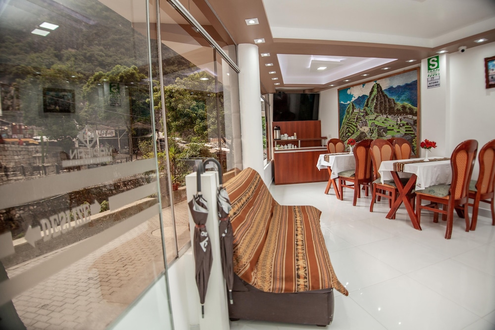 MAPILAND-Hotel Boutique. a unos pasos de la estación de tren y de autobus. Con vista al río y a las montañas view 4
