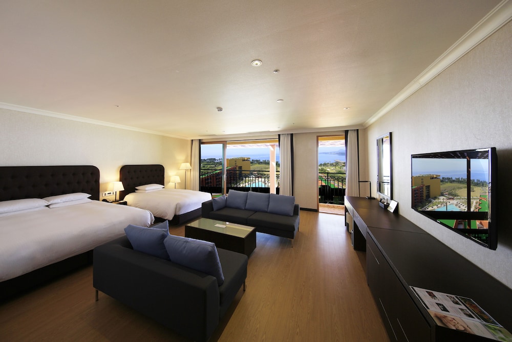 Booyoung Hotel & Resort