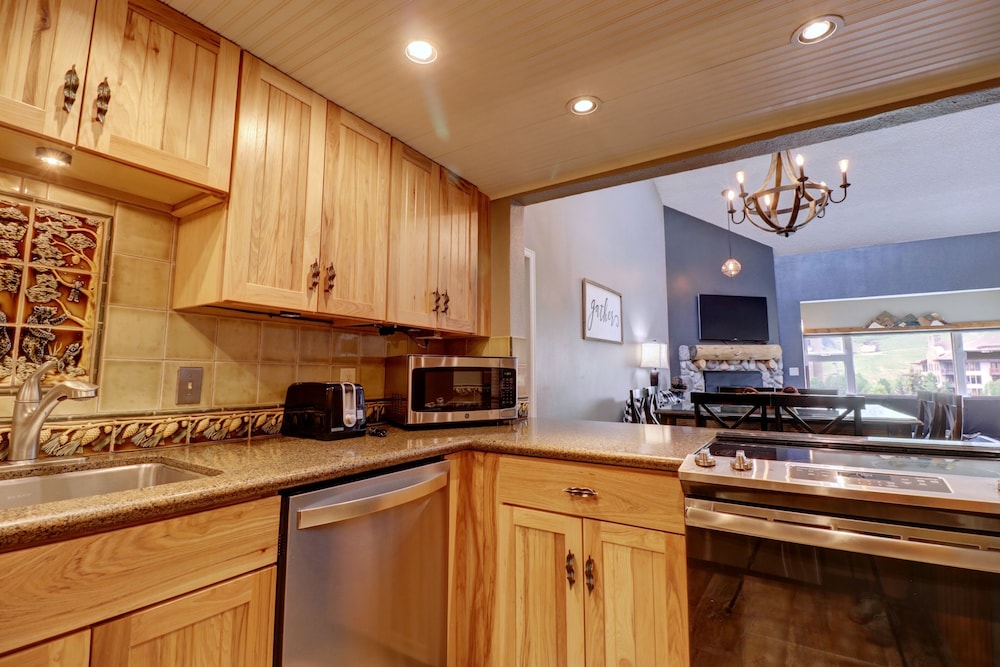 SkyRun Copper Mountain Resort Vacation Lodging