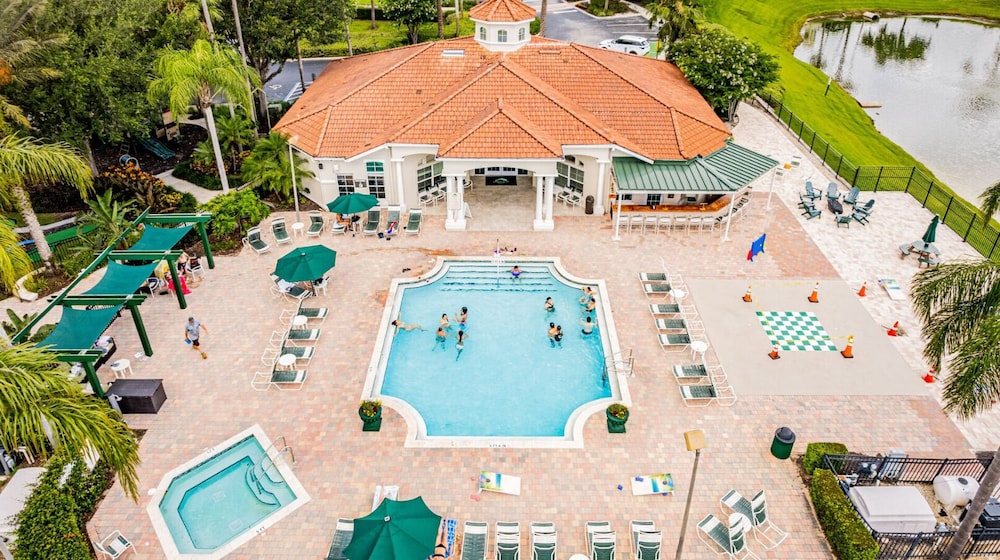 South Facing Pool & Spa - Emerald Island Gated Resort