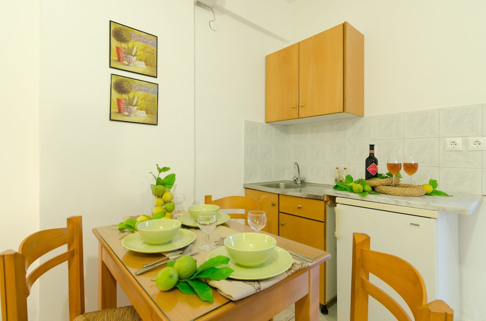 Aglaia Apartments & Studios