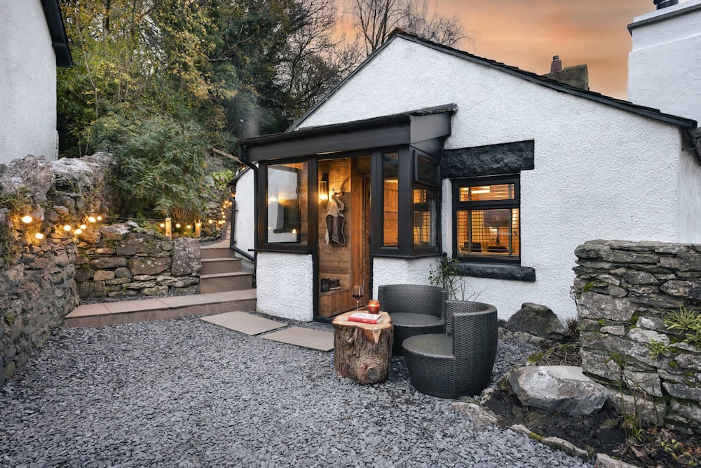 Mead Cottage in Lindale view 5