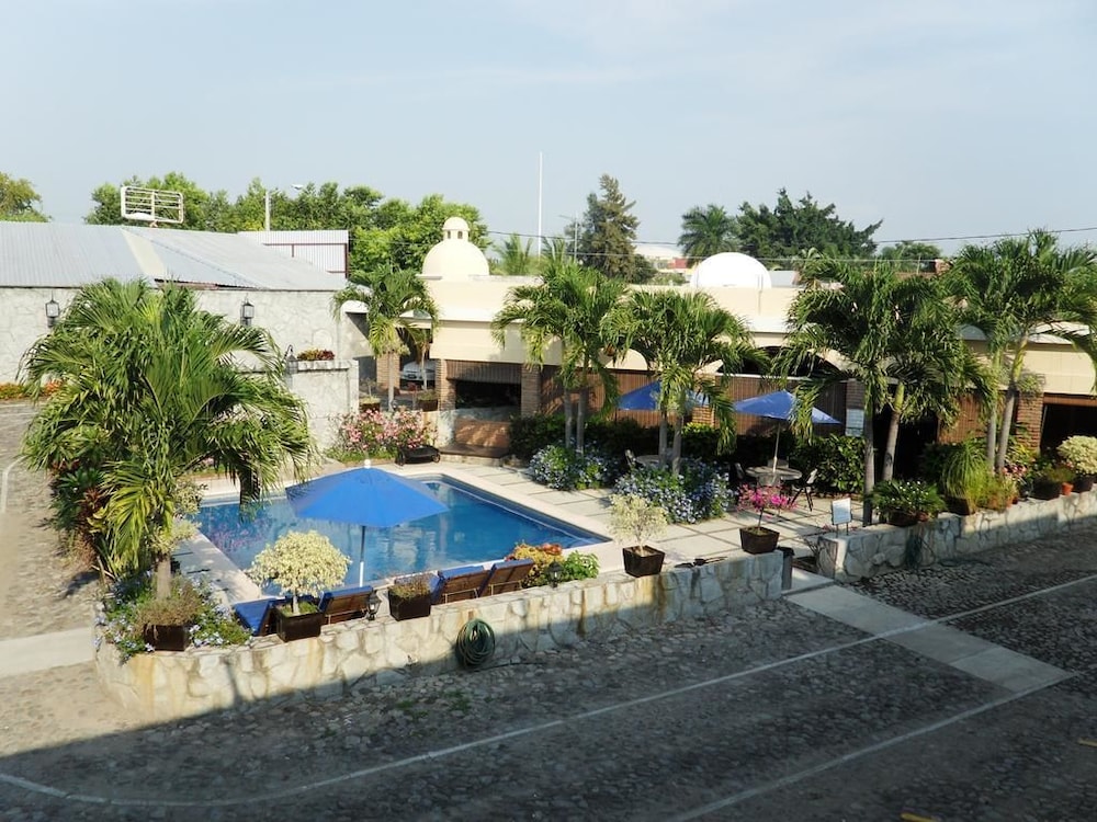 Colima Vacations - Montroi Express - Property Image 6
