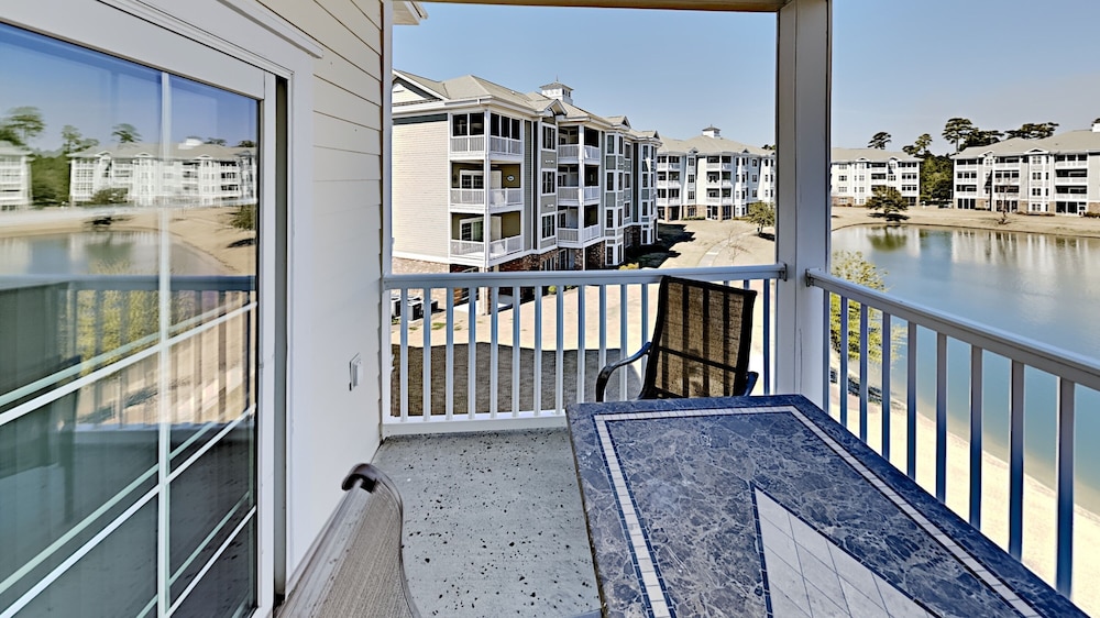 Magnolia Pointe Luster Leaf 4869-101 3 Bedroom Condo