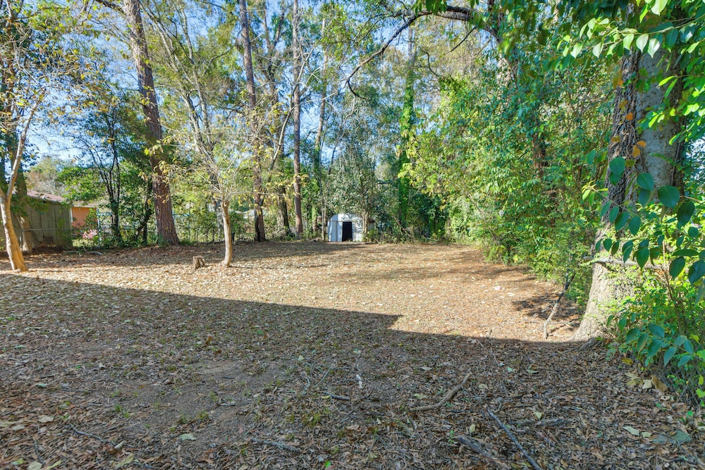 1 Mi to Chattahoochee Riverwalk: Cozy Home Base