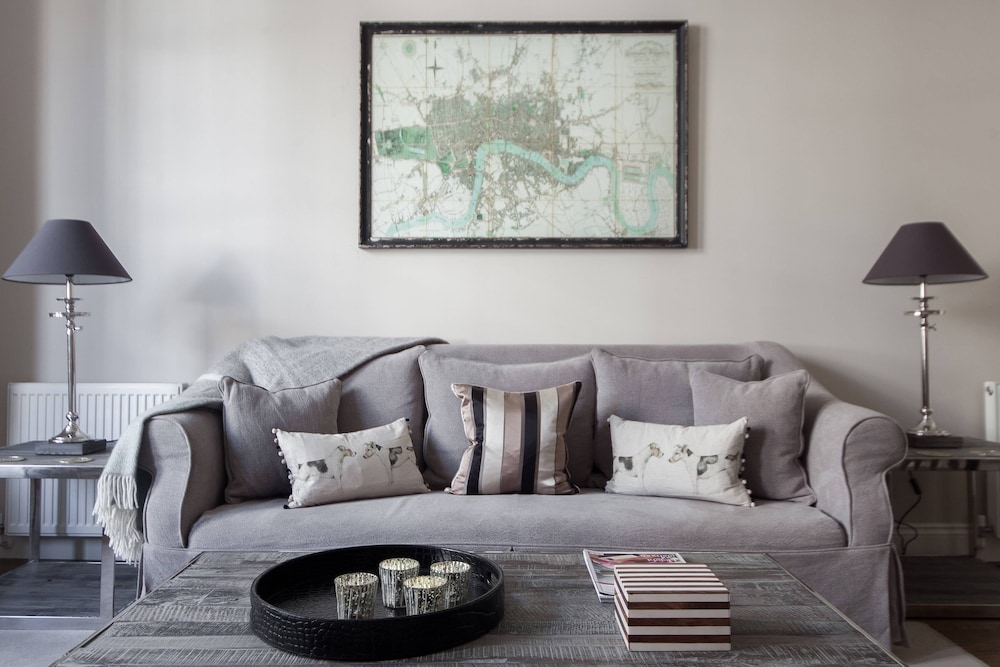 Cathcart Road IV by Onefinestay