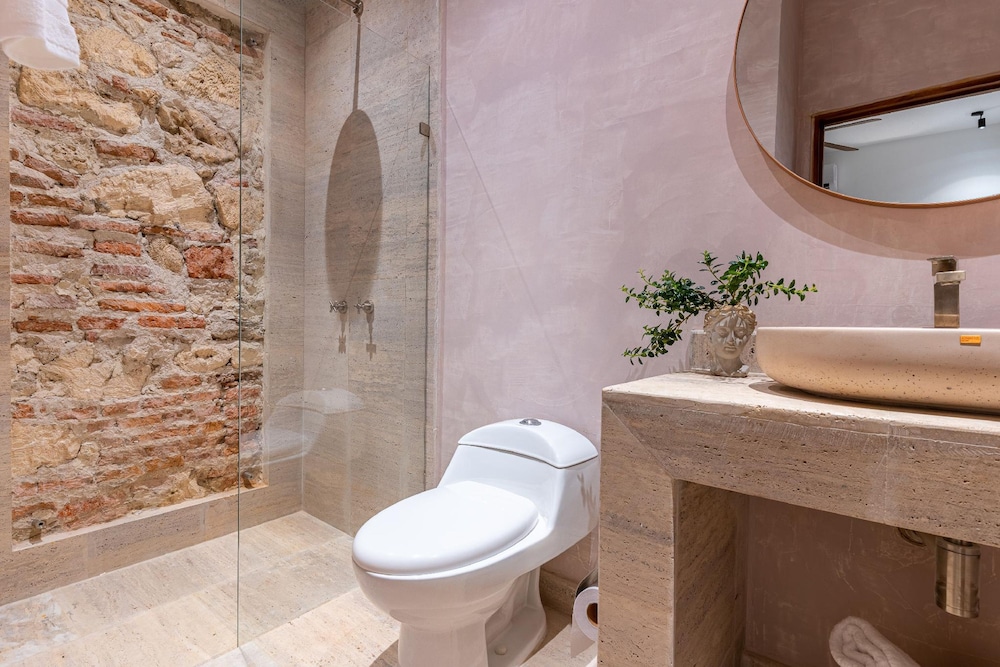 Casa Cuero - Rooftop Pool - Historic Center