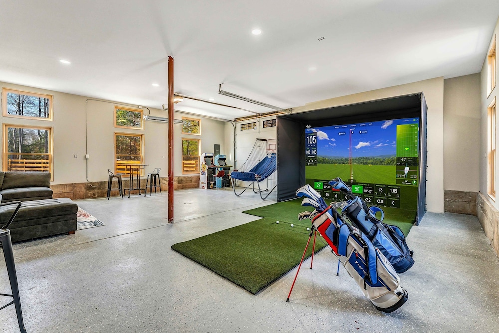Grand Timber by Avantstay Indoor Pool Sauna Sports Court Game Room More