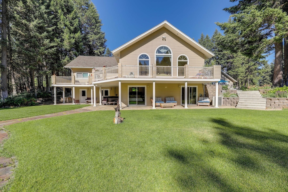 Walk to Happy's Inn & Lake Access: Libby Apartment