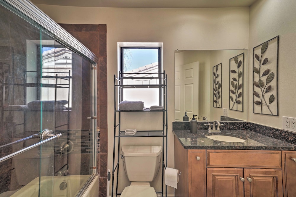 Putting Green & Pool Table: Lake Havasu City Gem!