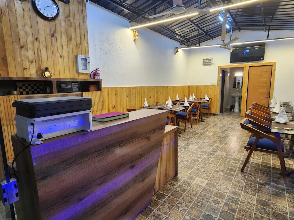 Food & Beverage