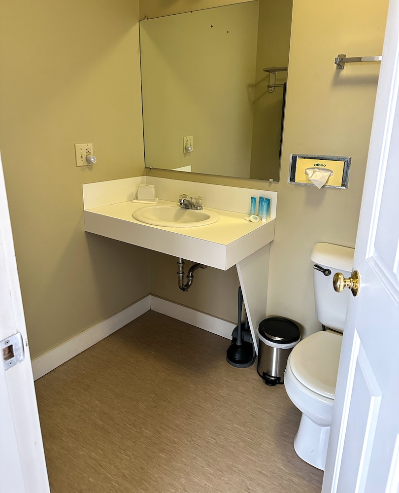 The Northport Inn & Lodge