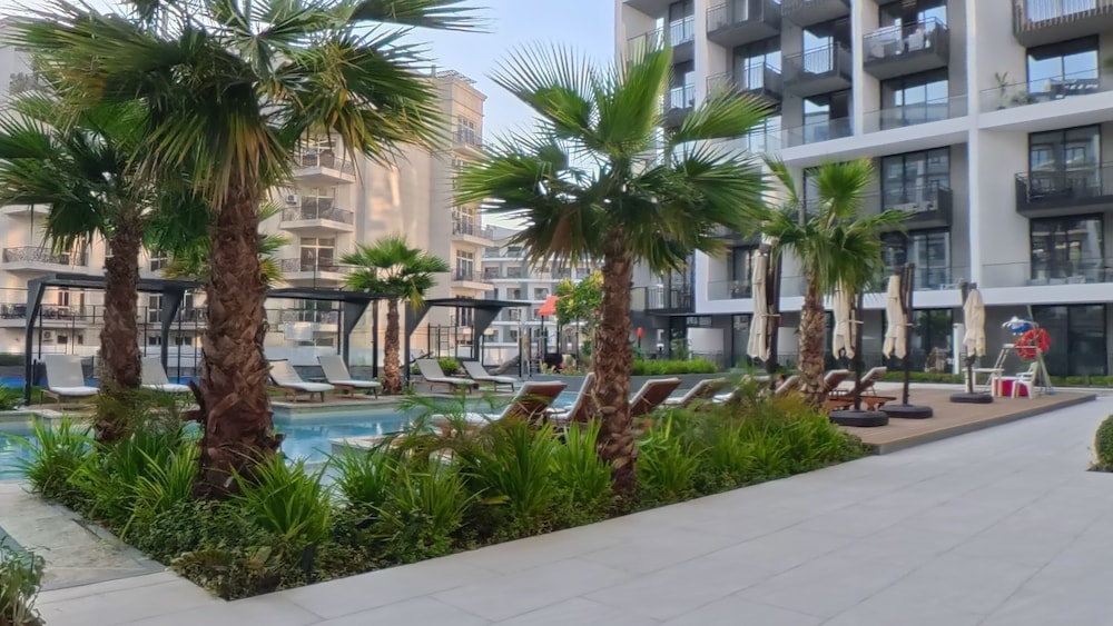 Beverly Boulevard By HMB HOMES