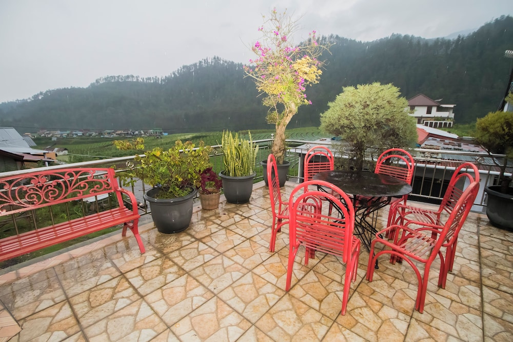Villa Matahari Tawangmangu powered by Cocotel view 5
