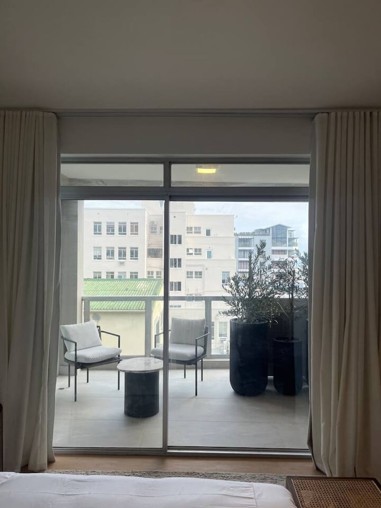 Casa Mia Lux - Sea Point 2 Bedroom Apartment