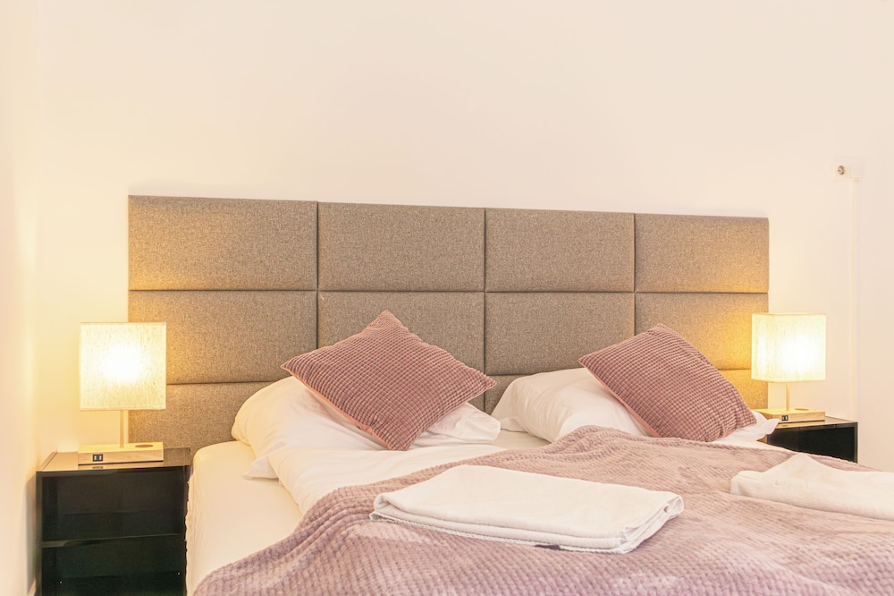Charming 2BR Apt Close to Westbahnhof