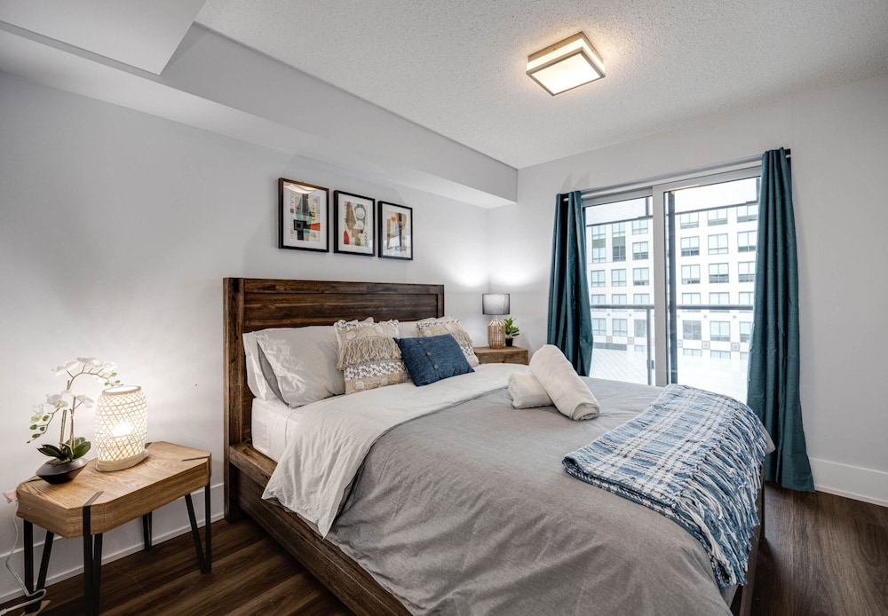 Applewood Suites - CN Tower & Convention