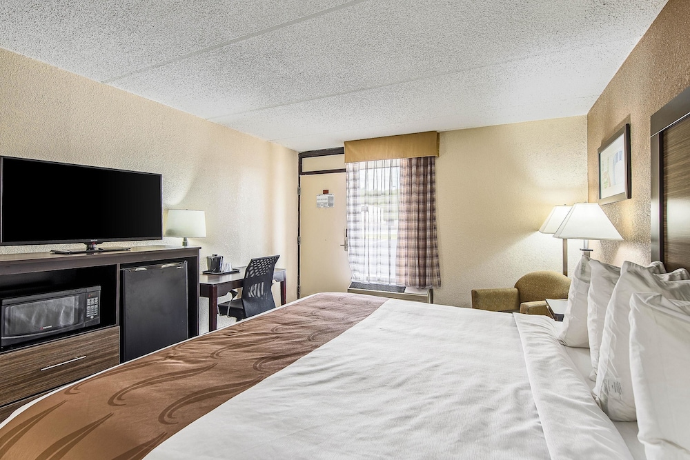 Gaffney Vacations - Quality Inn - Property Image 5