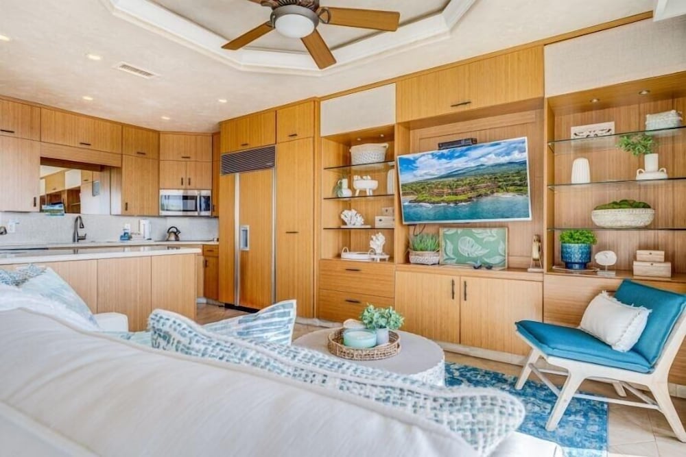 Makena Surf, #f-212 2 Bedroom Condo by RedAwning