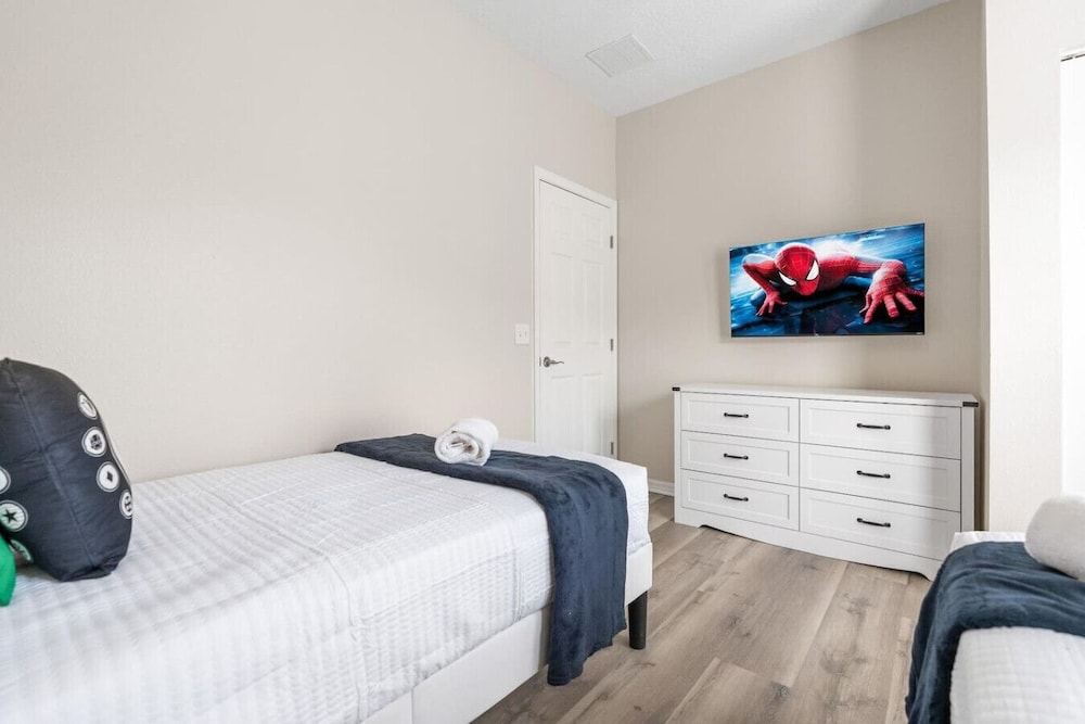 Luxury 4bdr House Gated Community Near Disney 181