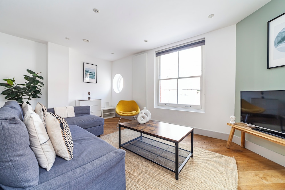 The Old Street Luxury Flat into 3 Bed Apartment in Old Street
