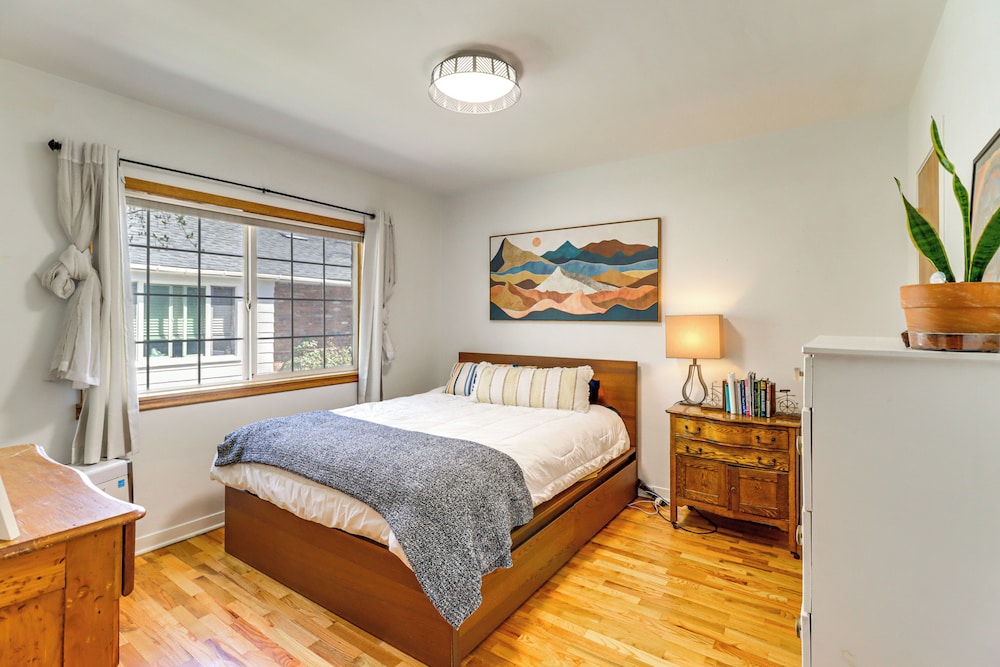 24 Mi to Slopes! Family Reno Home w/ Outdoor Oasis