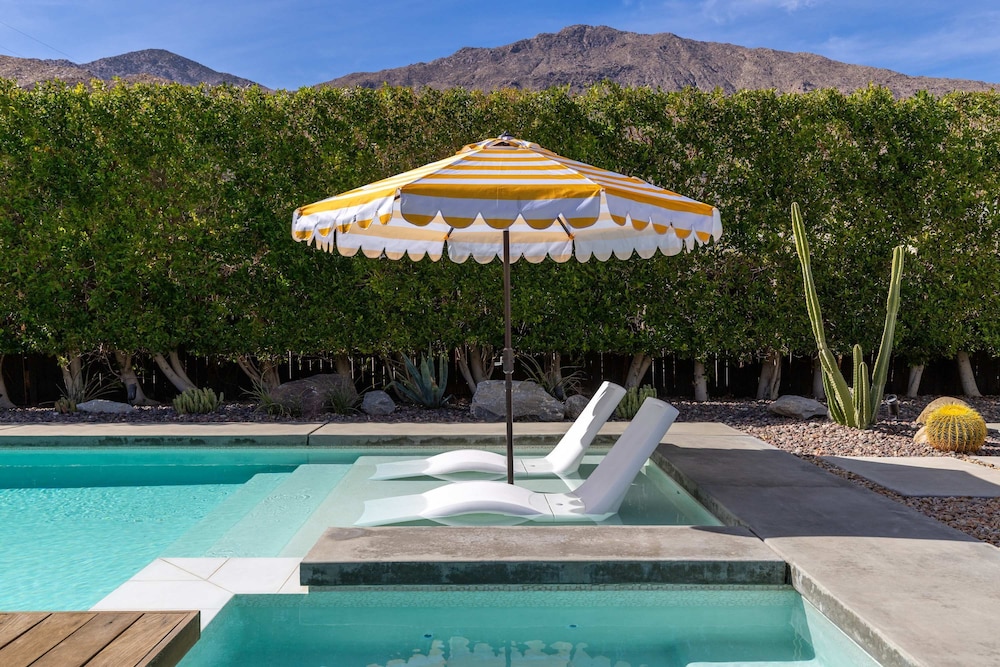 Luxury 4-bedroom Home With Pool Spa Stunning Mountain Views