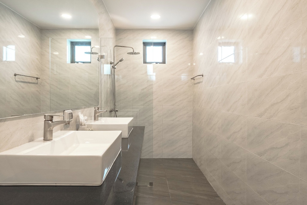 3BR PoolVilla 7 Mins to Nai Harn V108