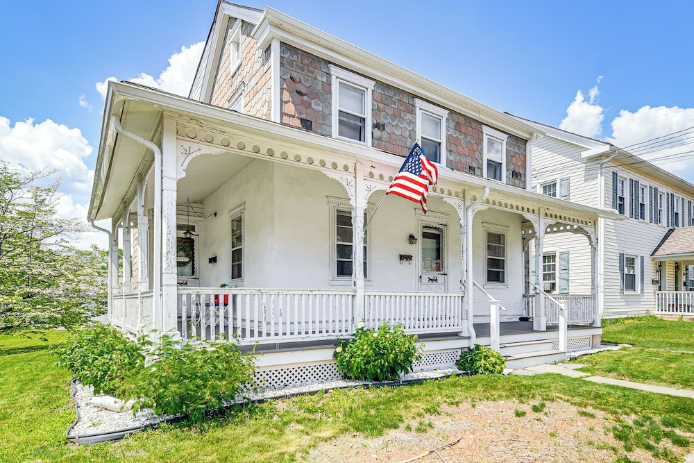 Near Nockamixon State Park: Telford Apt w/ Porch!