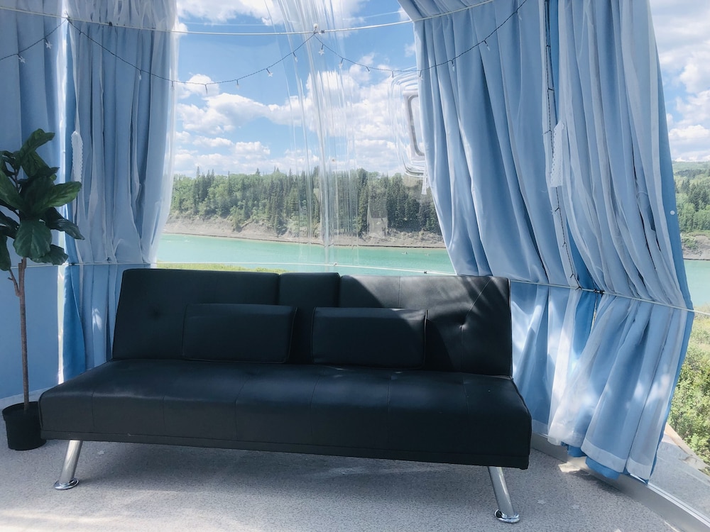 Glamping domes 4 with lake views-1