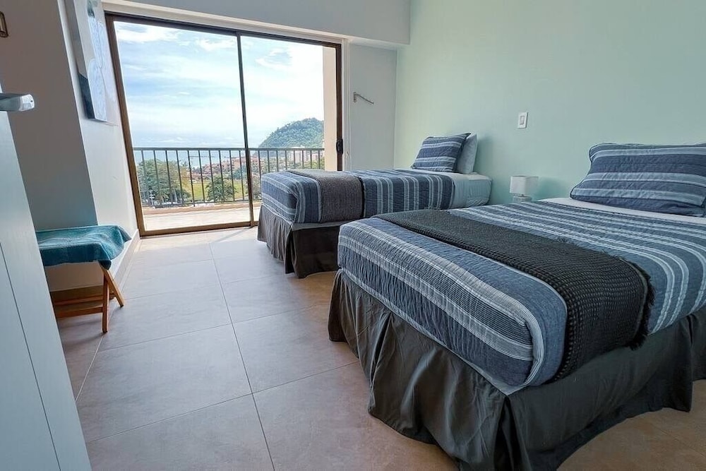 Elegant Oceanview Penthouse - Steps from Jaco Beach & Nightlife