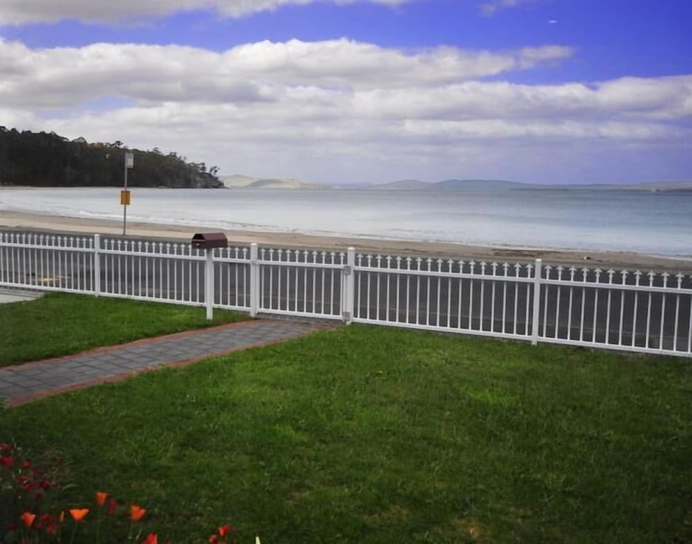 The Esplanade Kingston Beach - Beachfront
