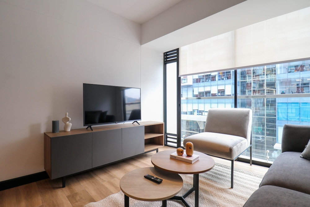 w Magnificent 2BR w Great Balcony in San Isidro