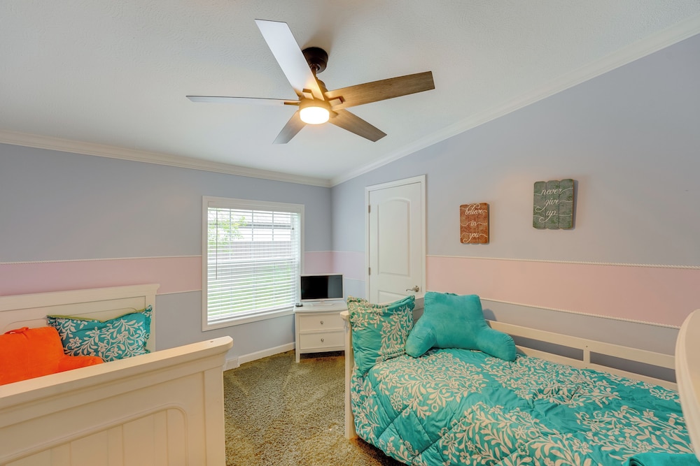 1 Mi to Silver Lake Sand Dunes: Family Gem w/ Yard