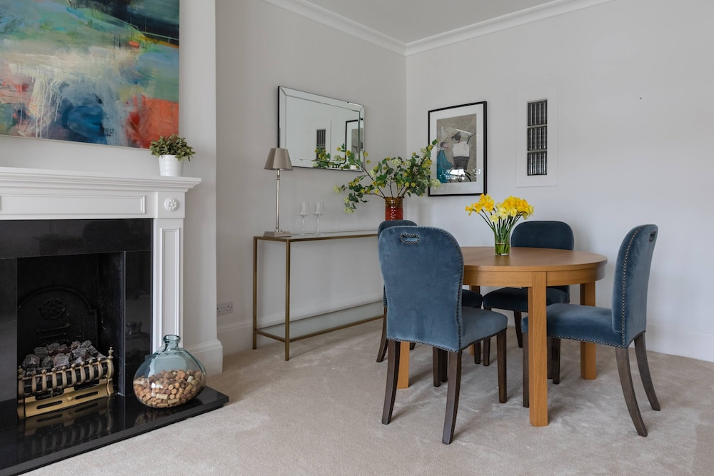Sloane Avenue IV by Onefinestay