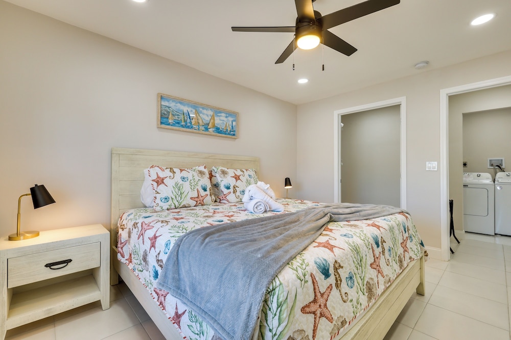 1 Block to Beach: Gulf Coast Escape w/ Patio!