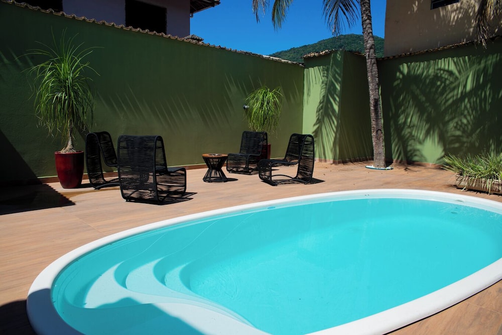 Casa com Piscina e Churrasqueira no Pantanal