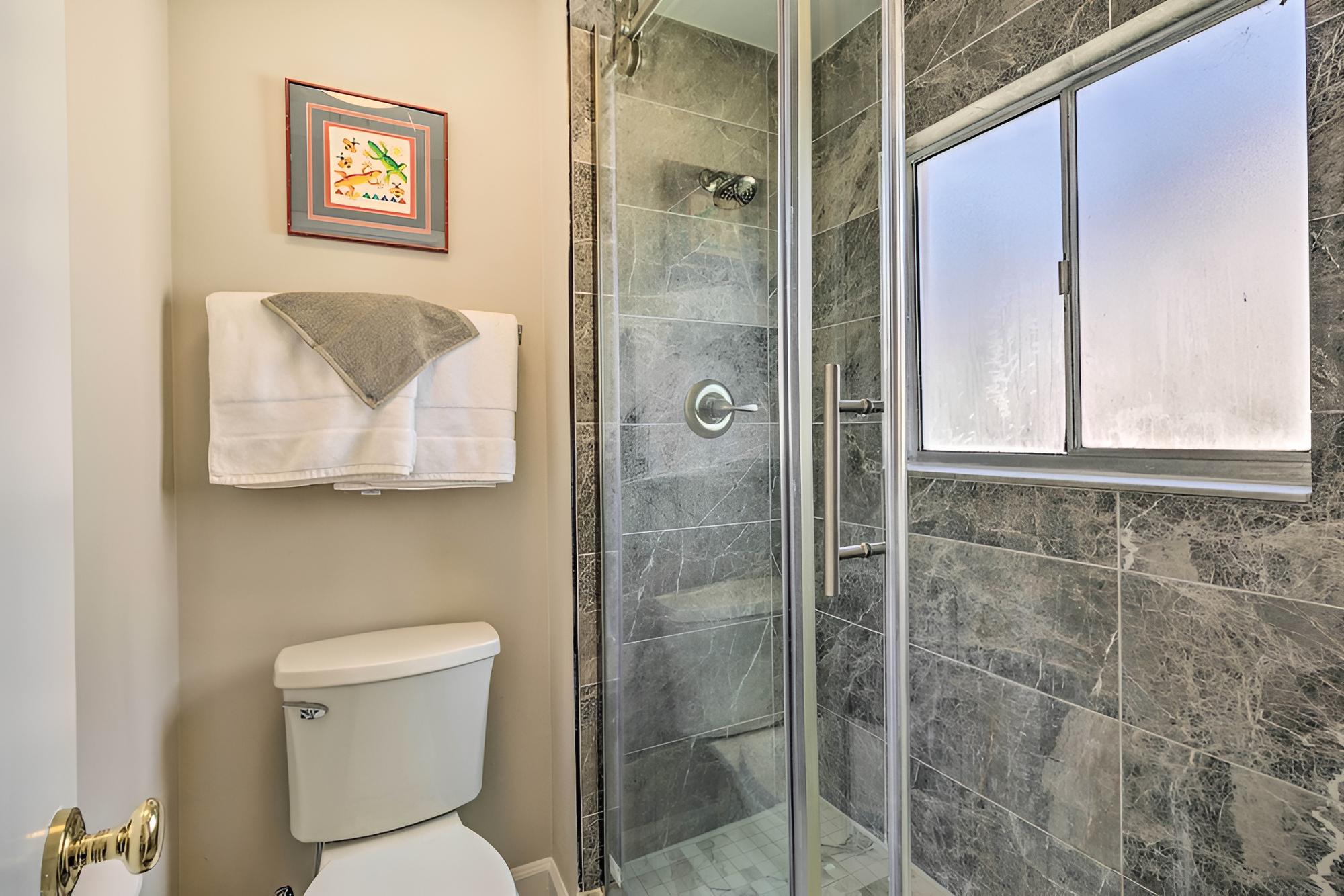 Family-friendly Home ~ 12 Mi to Disney + Universal