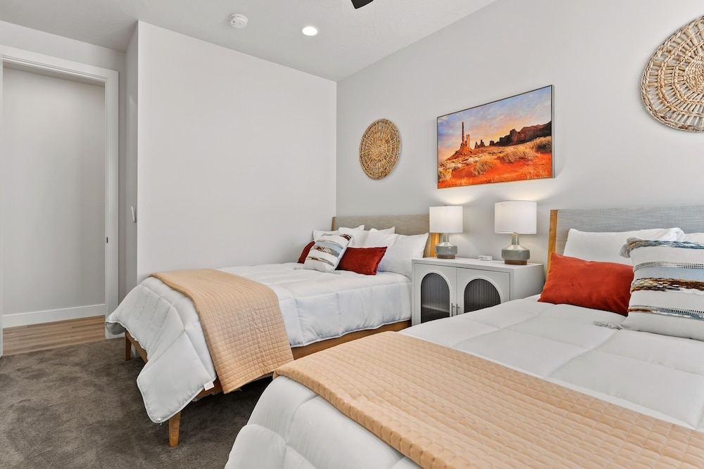 Red Desert Oasis 5 Bedroom Home